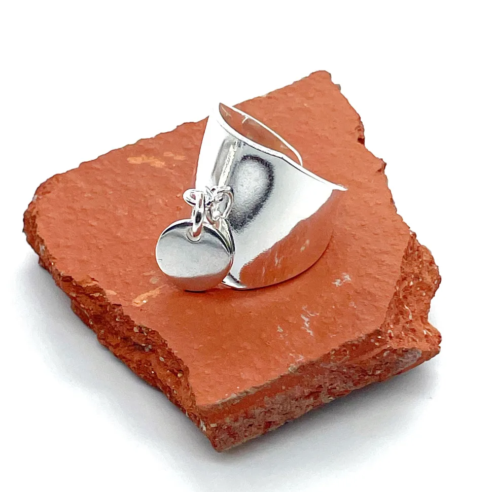 bague_large_petite_medail_0.webp Musardise Bague Large Petite Medaille< Bagues
