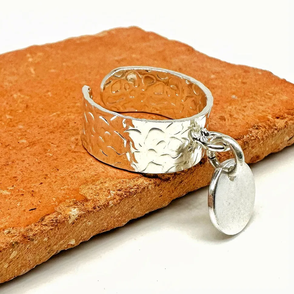 bague_martelee_pendentif__0-8.webp Musardise Bague Martelee Pendentif Medaille< Bagues