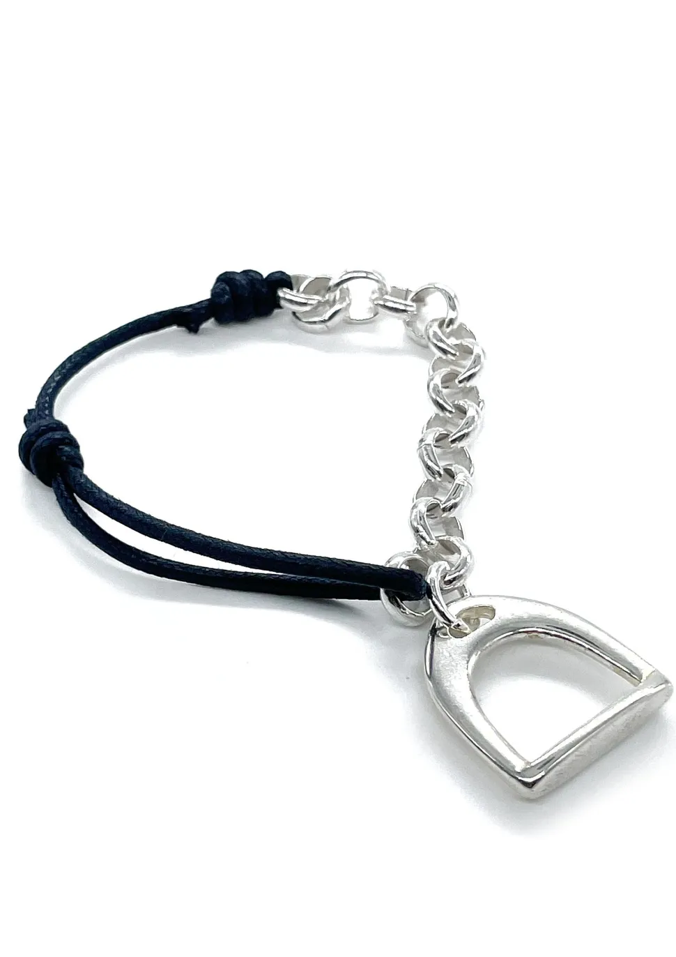 bracelet_demichaine_etrie_0.webp Musardise Bracelet Demi-Chaine Etrier< Bracelets
