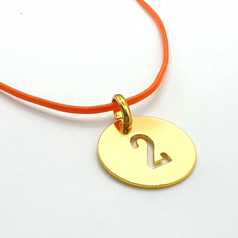 collier_chiffre_dore_0.webp Musardise Collier Chiffre Dore< Colliers
