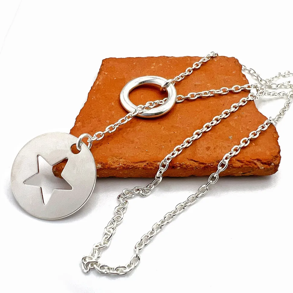 collier_sautoir_etoile_0.webp Musardise Collier Sautoir Etoile< Colliers