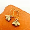 Musardise Creoles Beelie< Boucles D'Oreilles