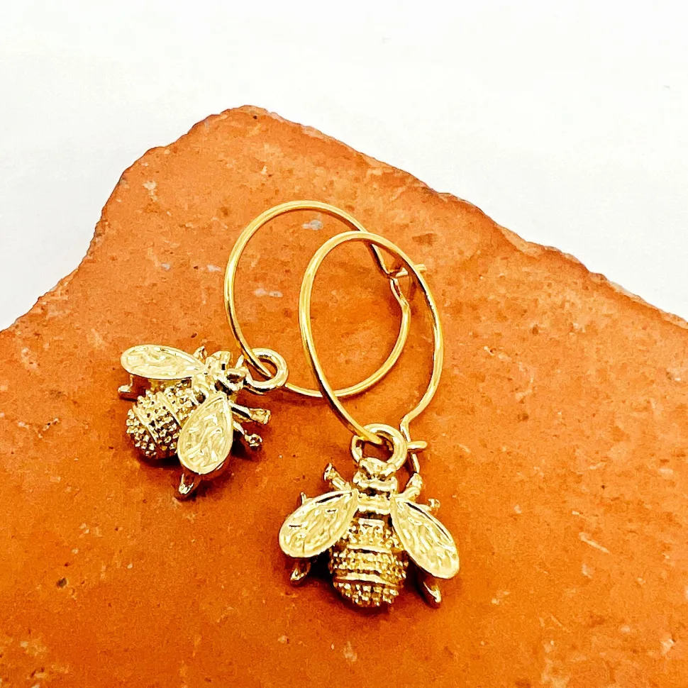 creoles_beelie_0.webp Musardise Creoles Beelie< Boucles D'Oreilles