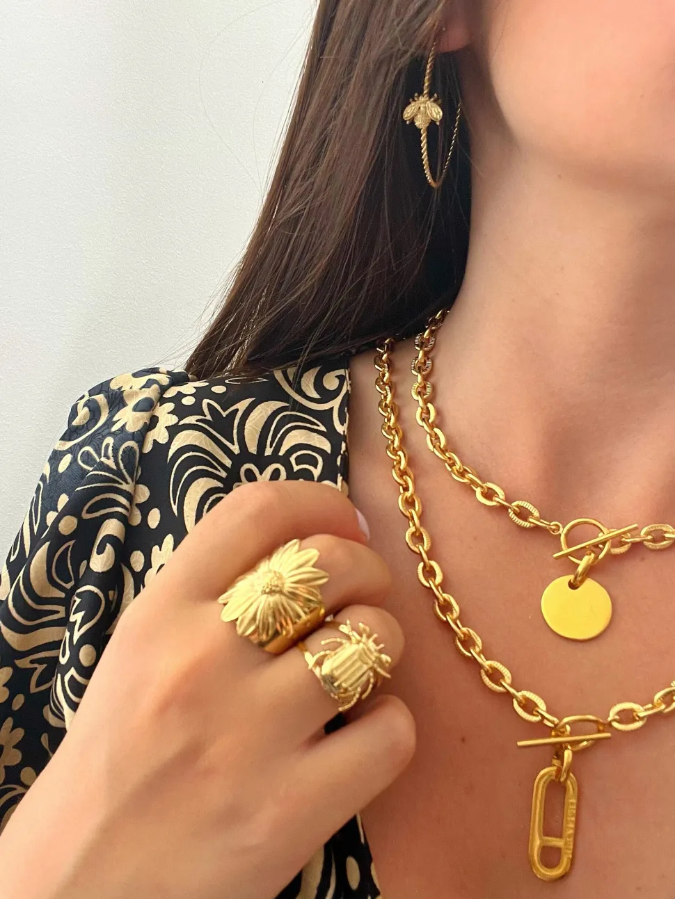 creoles_beelie_2.webp Musardise Creoles Beelie< Boucles D'Oreilles