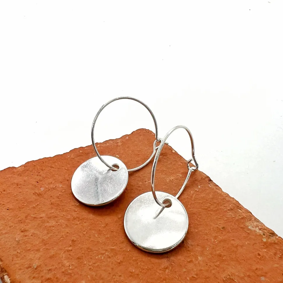 creoles_pm_grandes_medail_0.webp Musardise Creoles Pm Grandes Medailles< Boucles D'Oreilles