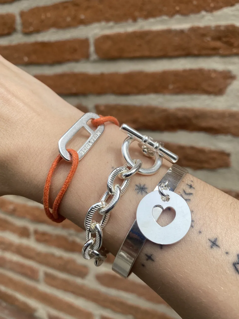 demi_jonc_coeur_1.webp Musardise Demi Jonc Coeur< Bracelets