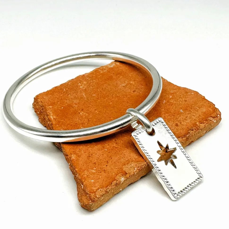 jonc_meteore_1.webp Musardise Jonc Meteore< Bracelets