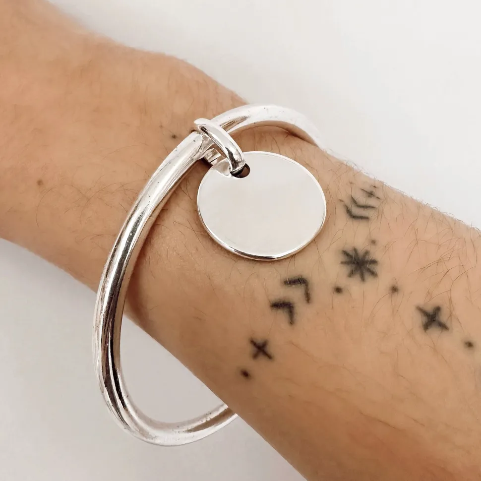 jonc_petite_medaille_1.webp Musardise Jonc Petite Medaille< Bracelets